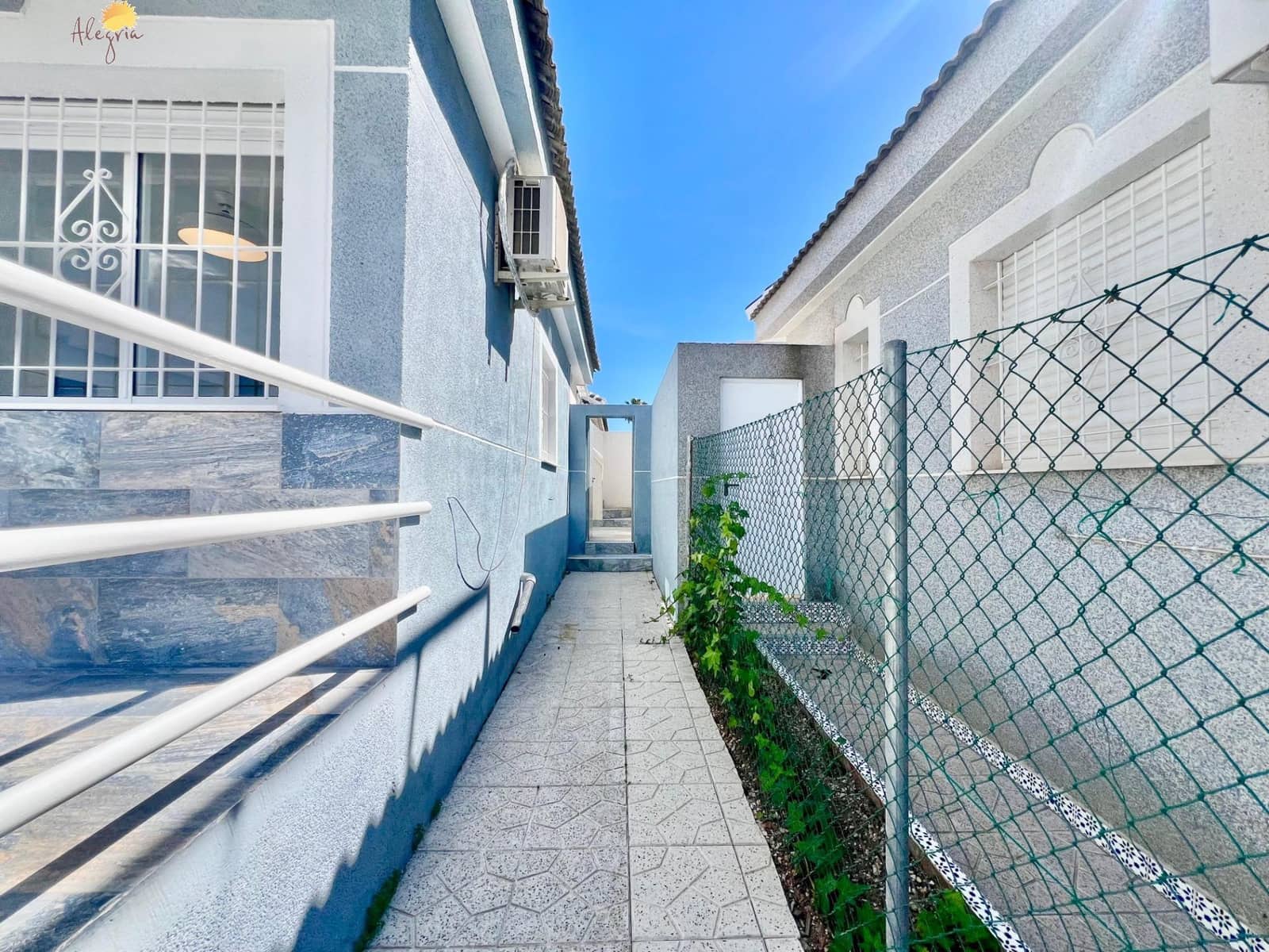 2 soveværelse Semi-Rækkehus til salg i El Chaparral - € 175.000 (Ref: 8944081)