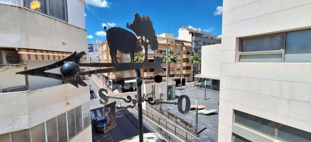 Commercial for sale in Playa del Cura, Torrevieja with garage - € 400,000 (Ref: 8944090)