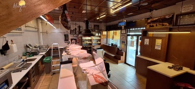 Commercial for sale in Playa del Cura, Torrevieja with garage - € 400,000 (Ref: 8944090)