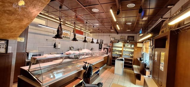 Commercial for sale in Playa del Cura, Torrevieja with garage - € 400,000 (Ref: 8944090)