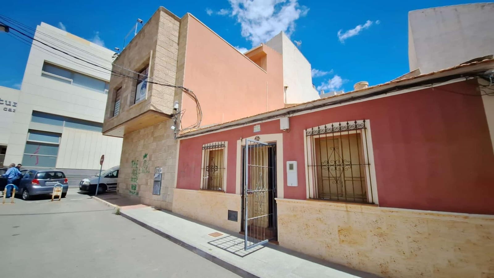 Komercyjne na sprzedaż w Torrevieja z garażem - 400 000 € (Ref: 8944090)