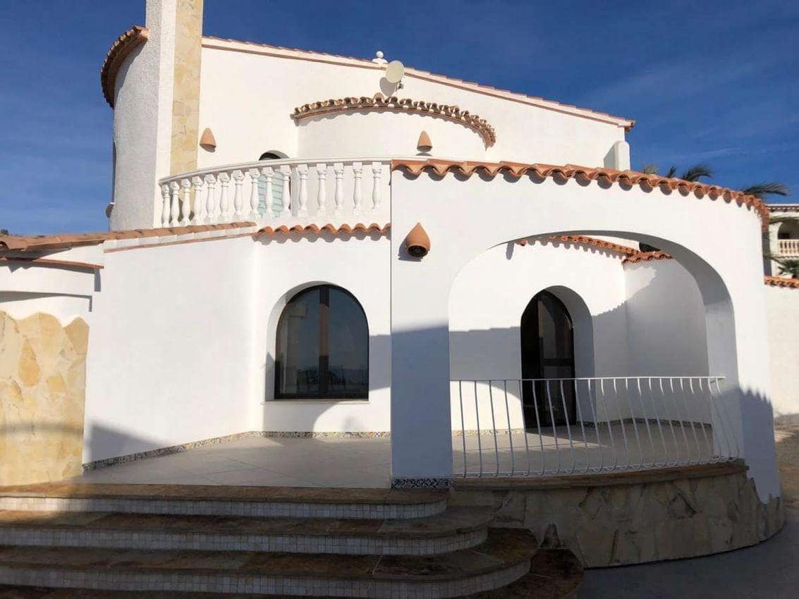 5 bedroom Villa for sale in Benitachell / Benitatxell with pool - € 630,000 (Ref: 8946745)