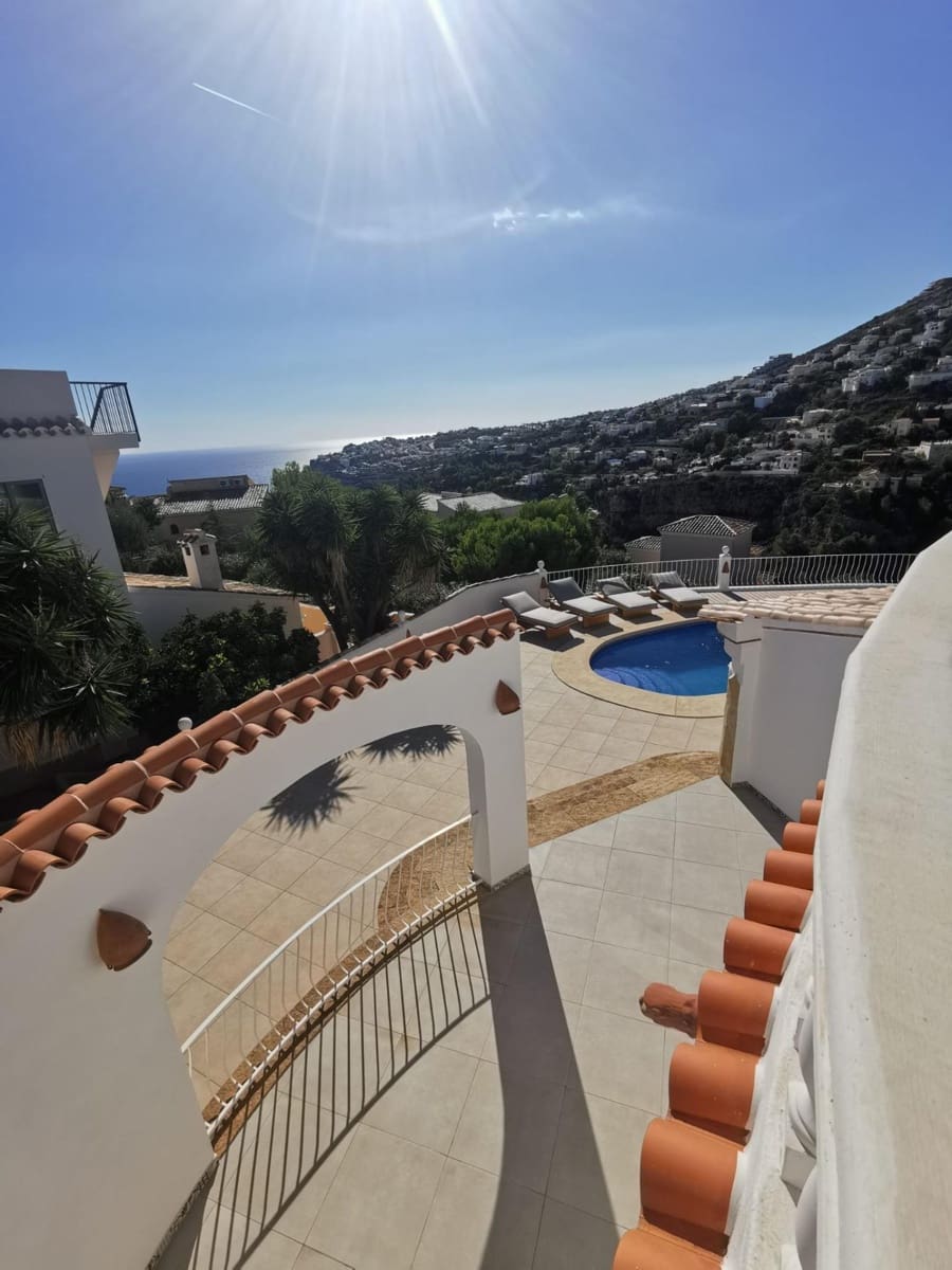 5 bedroom Villa for sale in Benitachell / Benitatxell with pool - € 630,000 (Ref: 8946745)