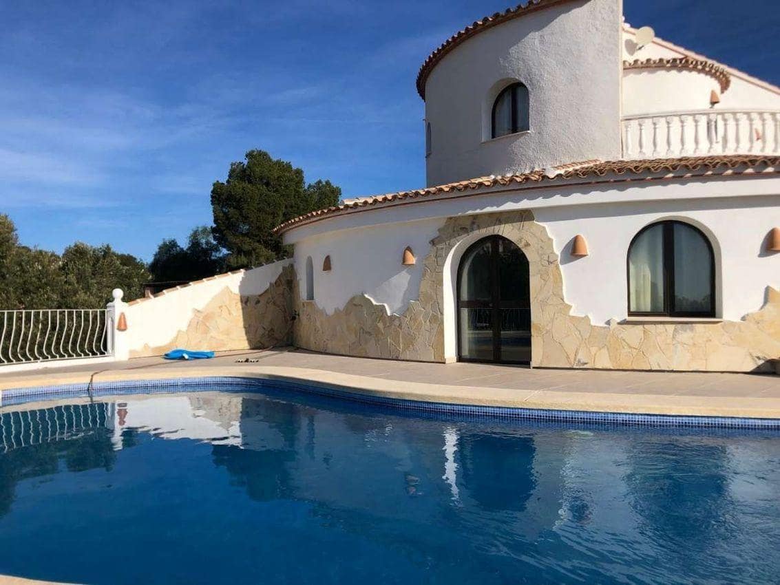 5 bedroom Villa for sale in Benitachell / Benitatxell with pool - € 630,000 (Ref: 8946745)