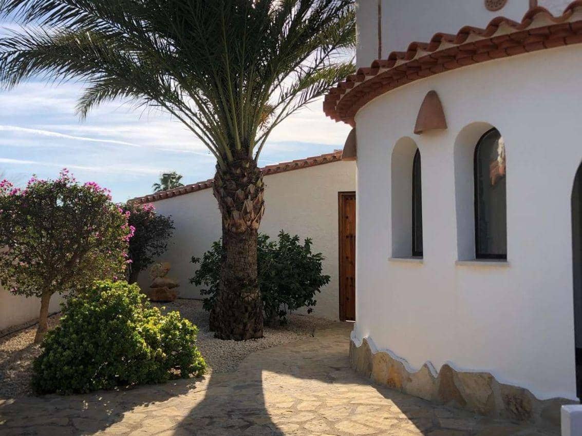 5 bedroom Villa for sale in Benitachell / Benitatxell with pool - € 630,000 (Ref: 8946745)