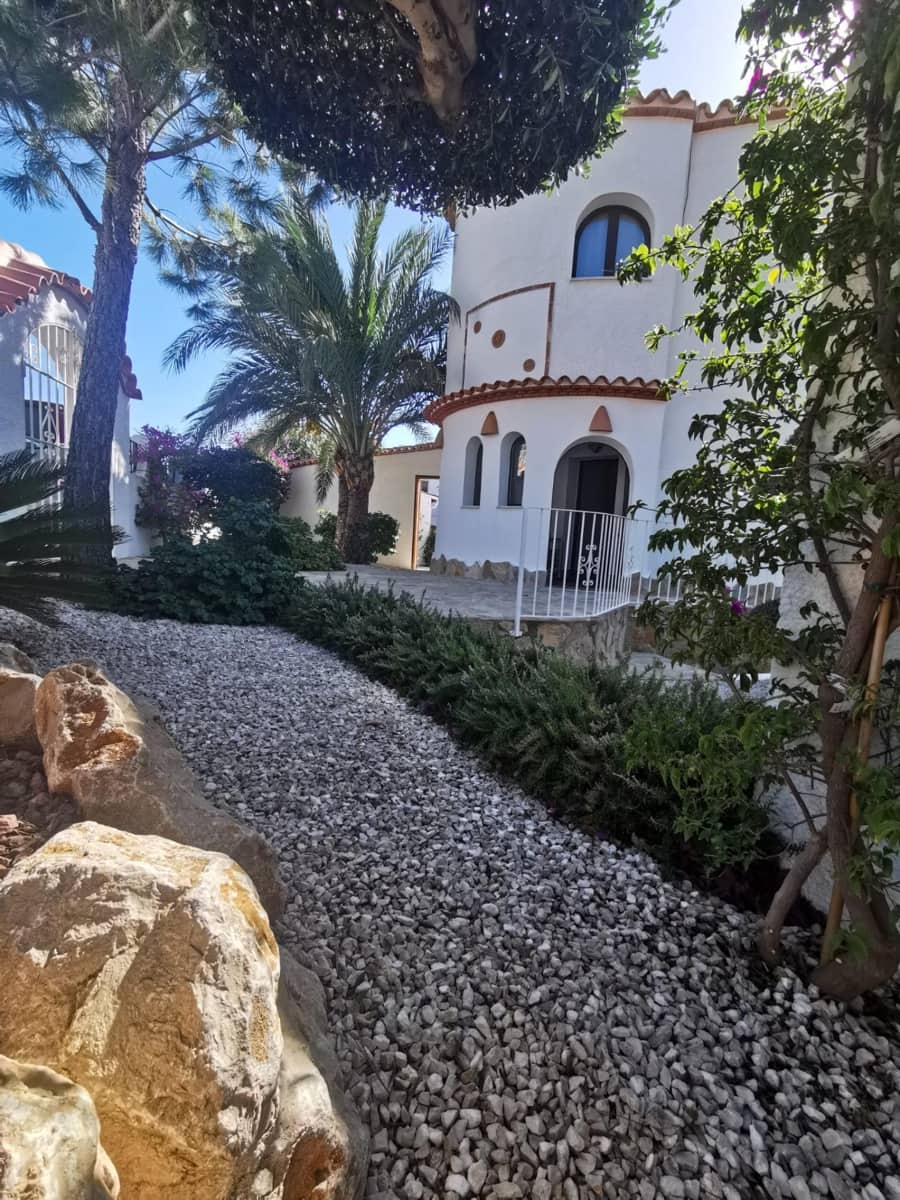 5 bedroom Villa for sale in Benitachell / Benitatxell with pool - € 630,000 (Ref: 8946745)