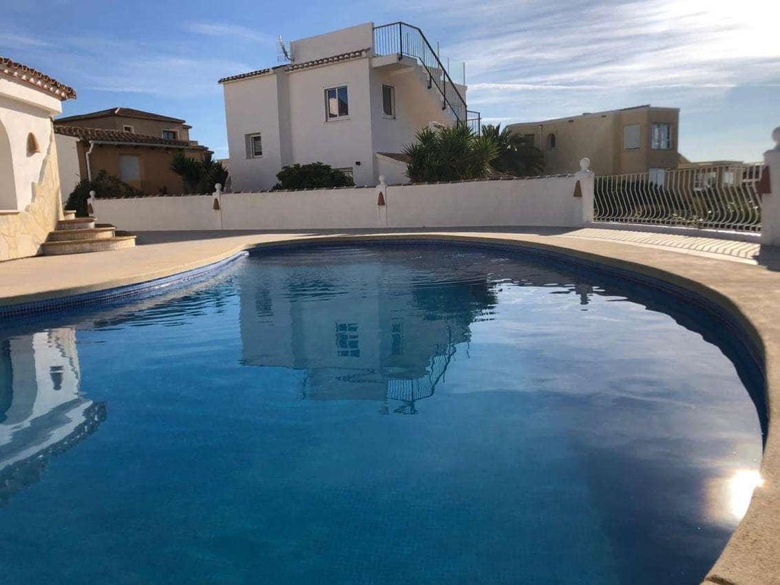 5 bedroom Villa for sale in Benitachell / Benitatxell with pool - € 630,000 (Ref: 8946745)