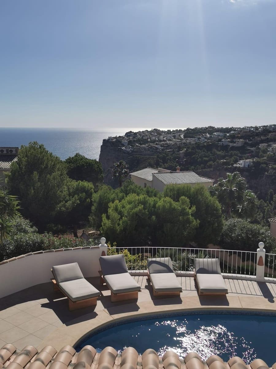 5 bedroom Villa for sale in Benitachell / Benitatxell with pool - € 630,000 (Ref: 8946745)