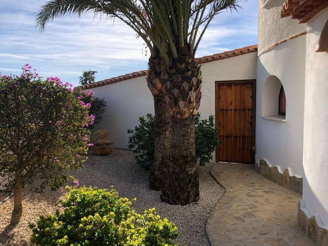 5 bedroom Villa for sale in Benitachell / Benitatxell with pool - € 630,000 (Ref: 8946745)
