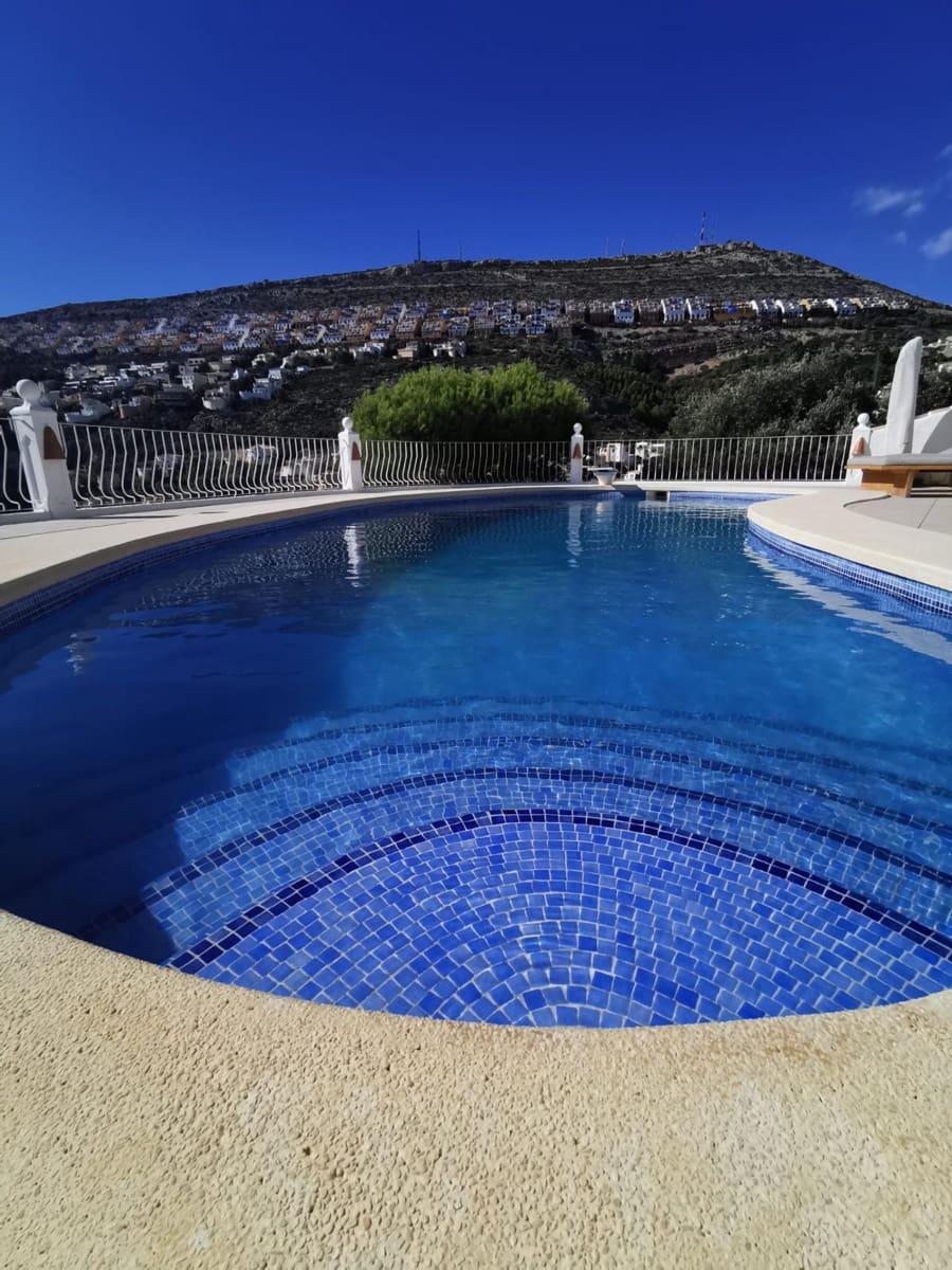 5 bedroom Villa for sale in Benitachell / Benitatxell with pool - € 630,000 (Ref: 8946745)