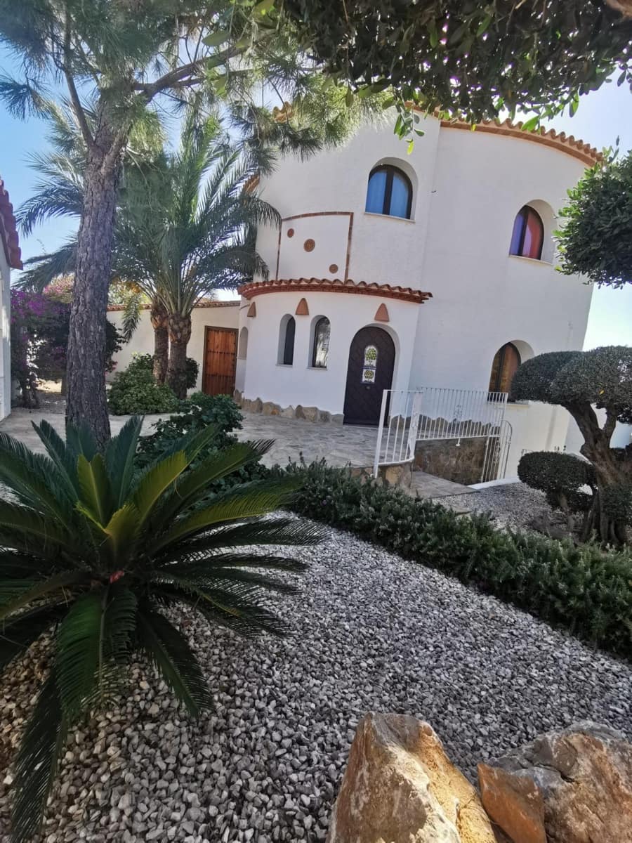 5 bedroom Villa for sale in Benitachell / Benitatxell with pool - € 630,000 (Ref: 8946745)