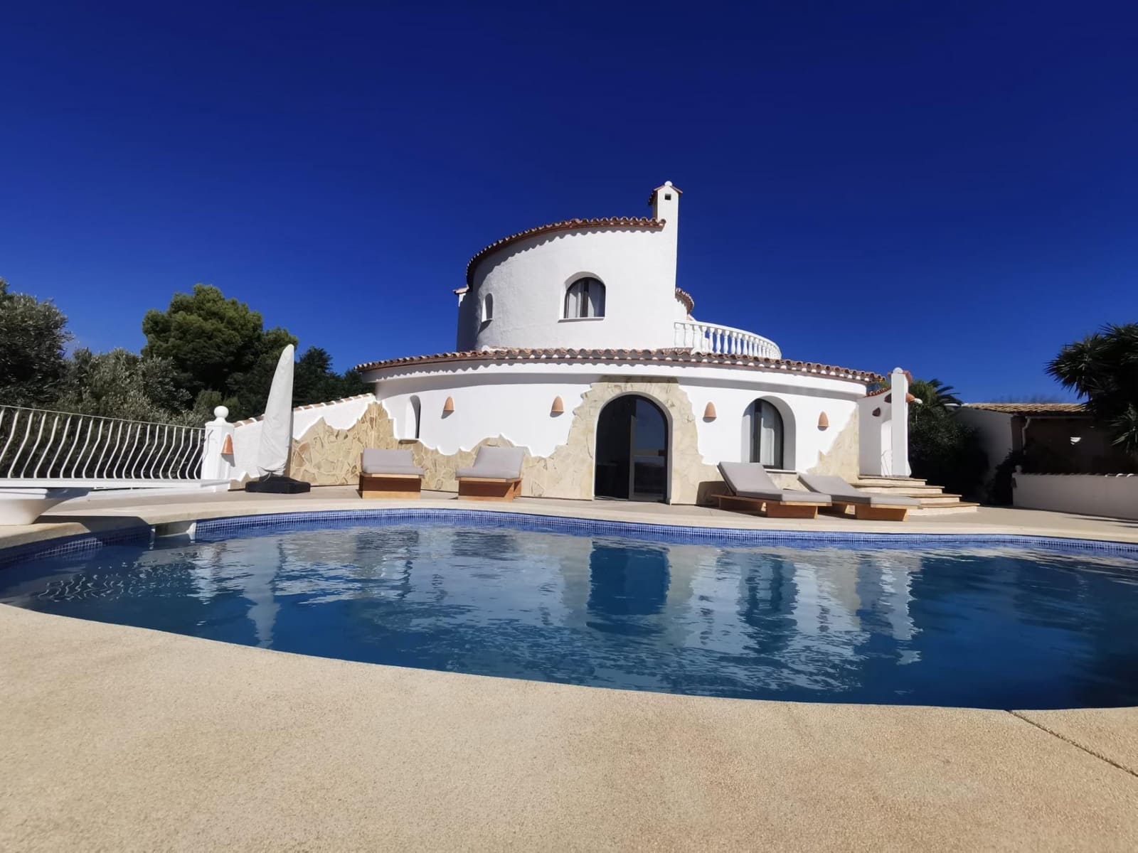 5 bedroom Villa for sale in Benitachell / Benitatxell with pool - € 630,000 (Ref: 8946745)
