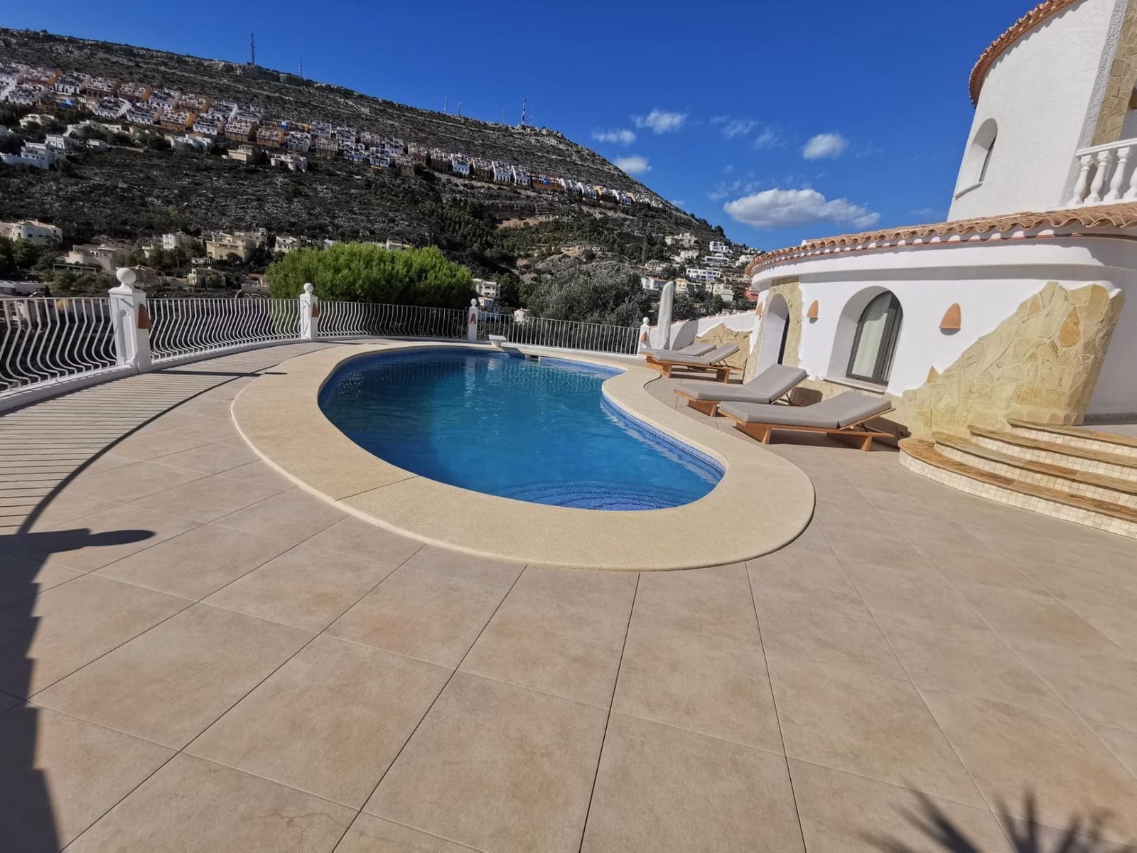 5 bedroom Villa for sale in Benitachell / Benitatxell with pool - € 630,000 (Ref: 8946745)
