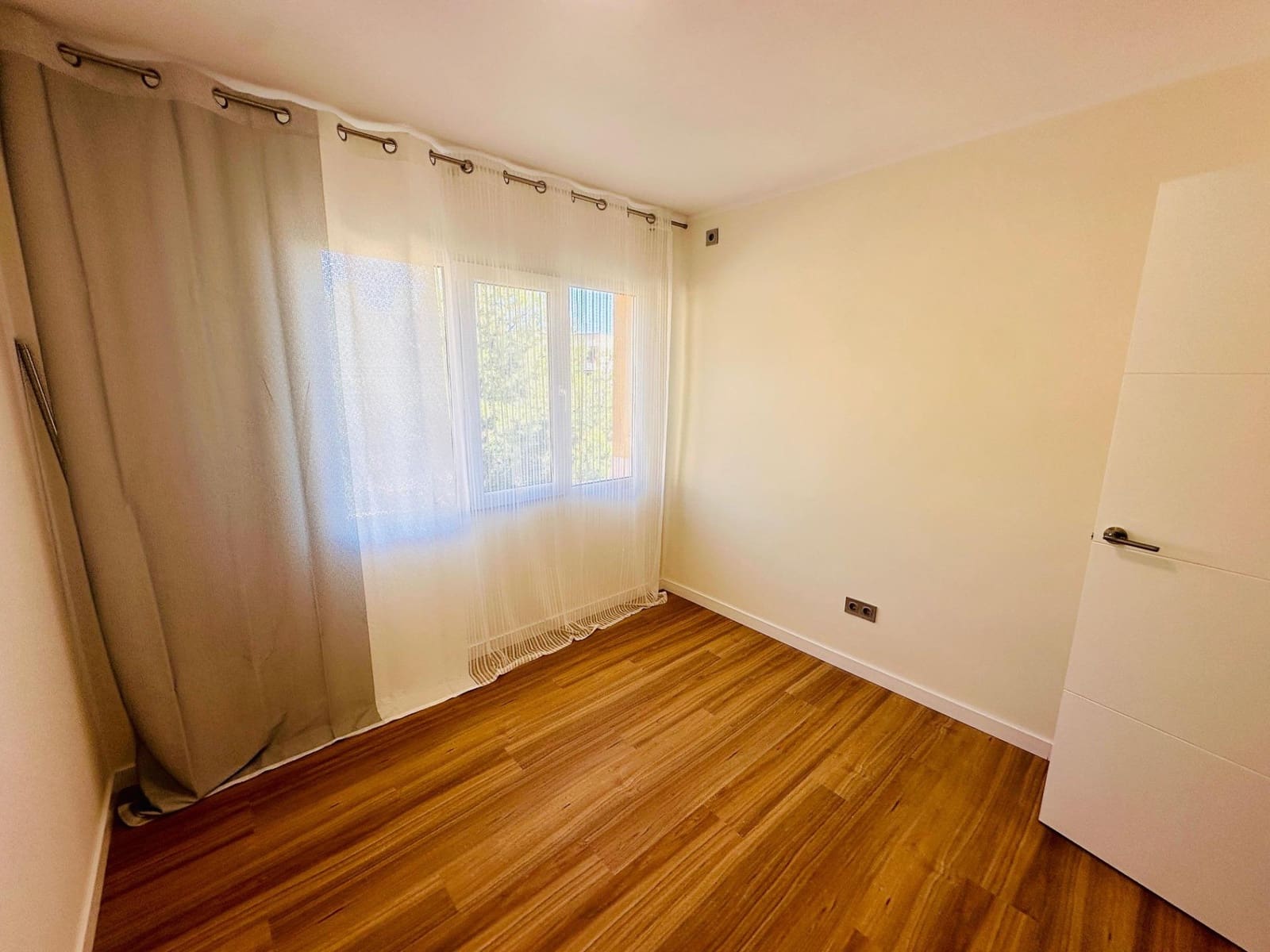 3 sypialnia Apartament na sprzedaż w Miasto Alicante / Alacant - 252 000 € (Ref: 8948859)