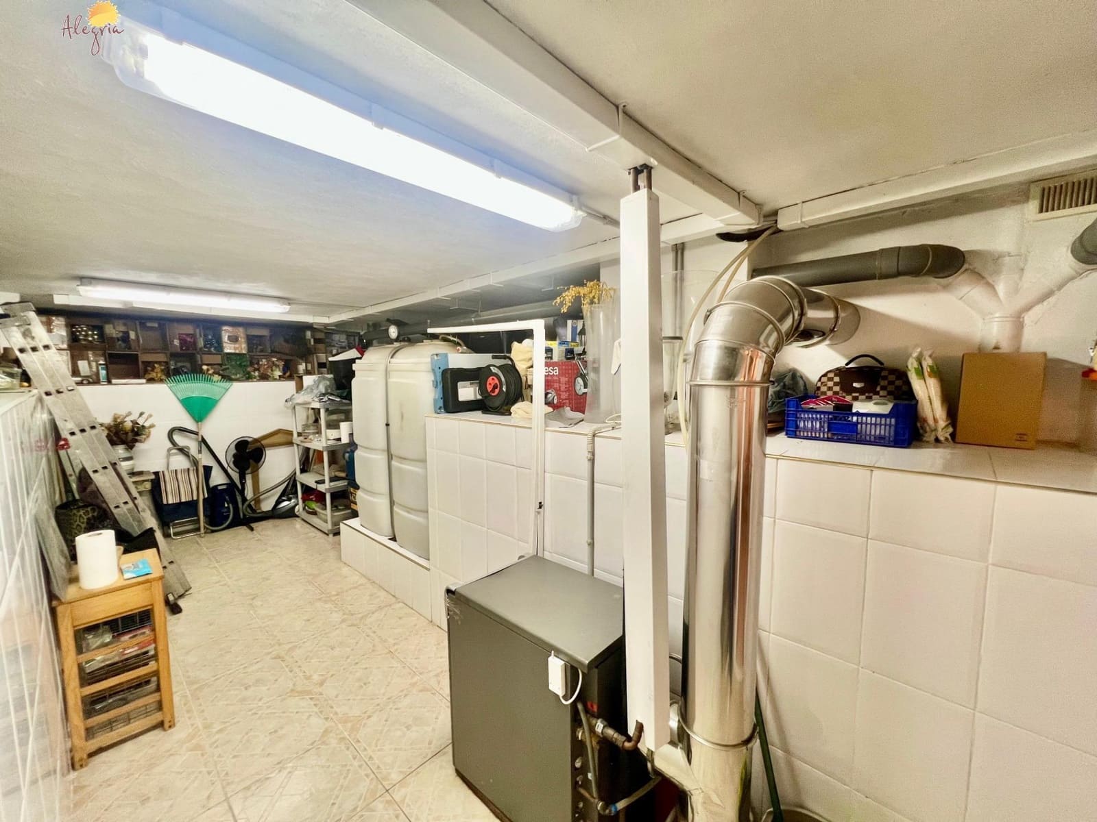 3 bedroom Villa for sale in Torrevieja with pool garage - € 495,000 (Ref: 8968260)