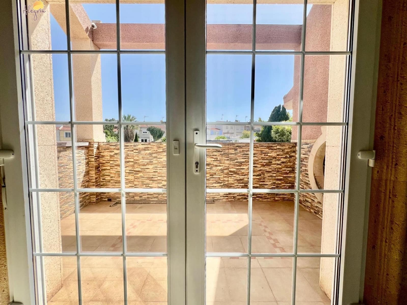 3 bedroom Villa for sale in Torrevieja with pool garage - € 495,000 (Ref: 8968260)