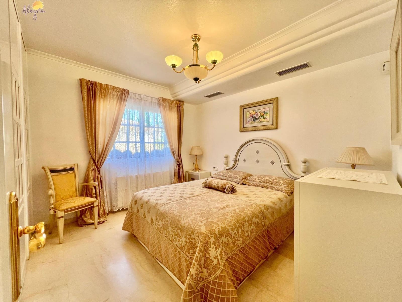 3 bedroom Villa for sale in Torrevieja with pool garage - € 495,000 (Ref: 8968260)