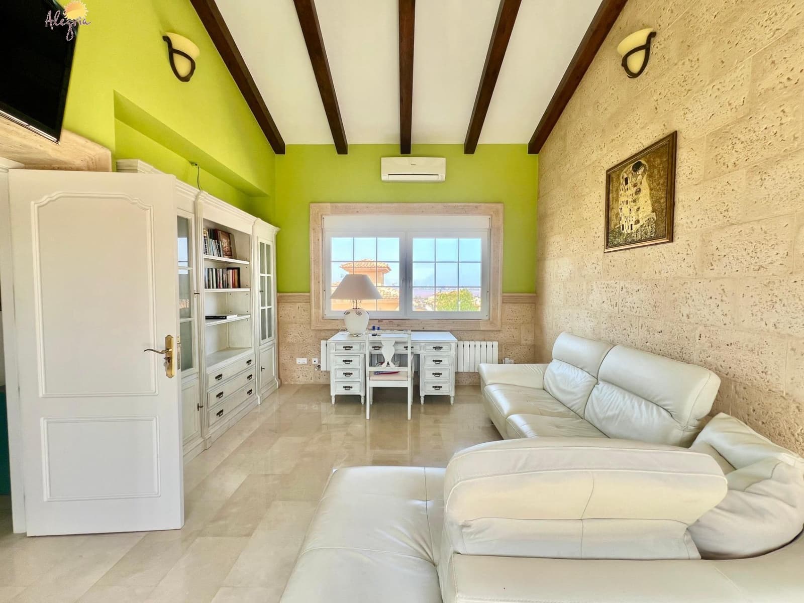 3 bedroom Villa for sale in Torrevieja with pool garage - € 495,000 (Ref: 8968260)