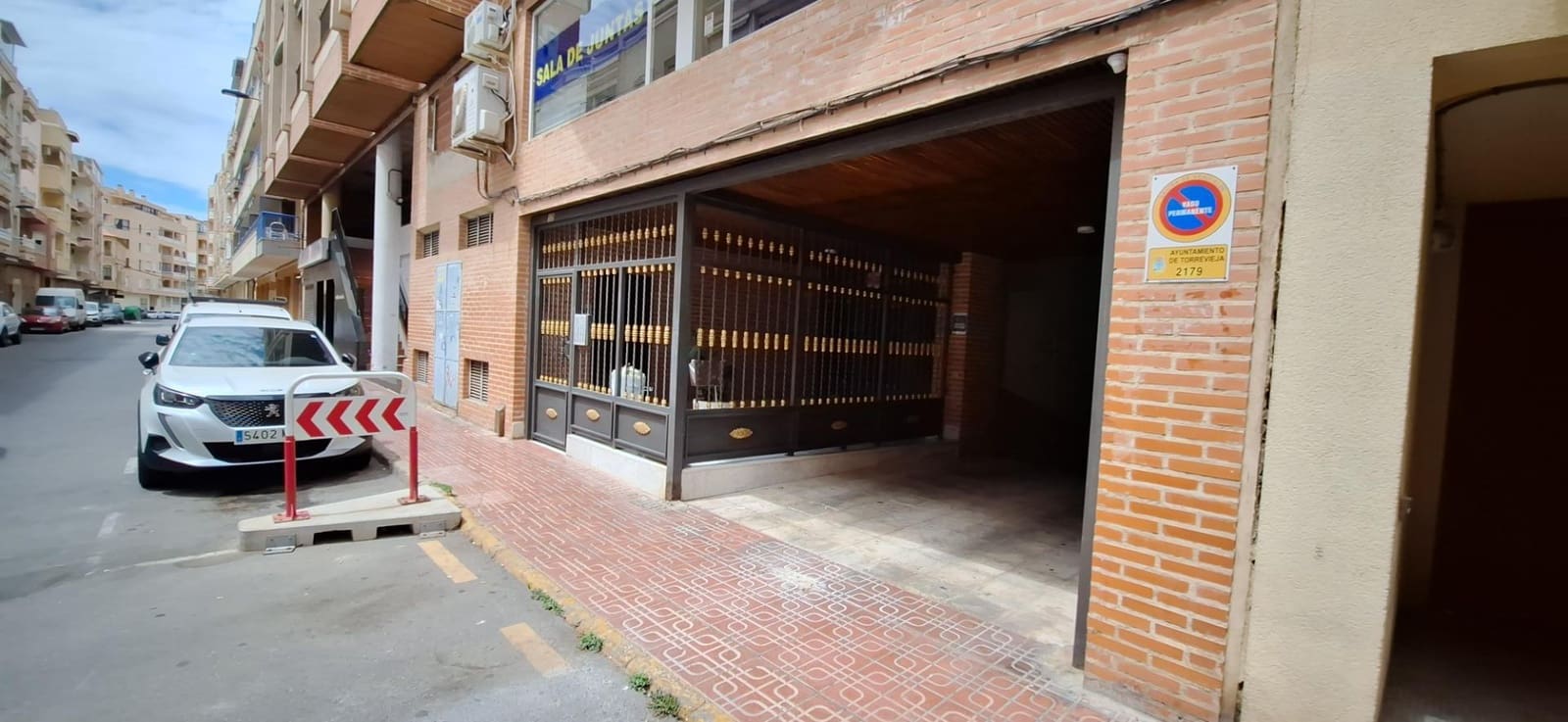 Garage til salg i Torrevieja - € 22.000 (Ref: 8972445)