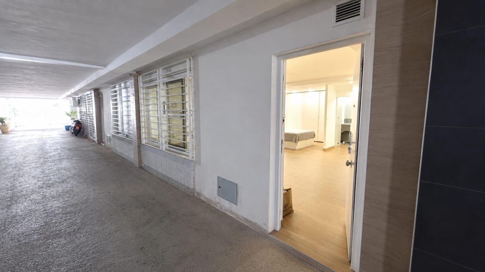 Kaupallinen myytävänä paikassa Alicante kaupunki - 159 000 € (Ref: 8972448)