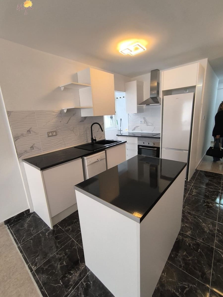 3 Zimmer Wohnung zu verkaufen in Torrevieja - 210.000 € (Ref: 8992235)