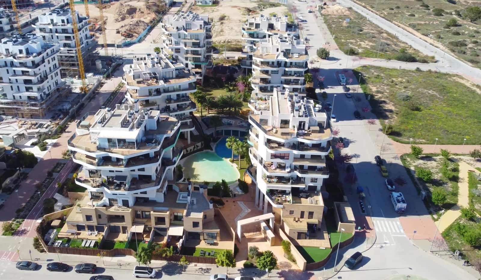 Apartamento de 4 habitaciones en La Villajoyosa / Vila Joiosa en venta con piscina garaje - 560.000 € (Ref: 8992239)
