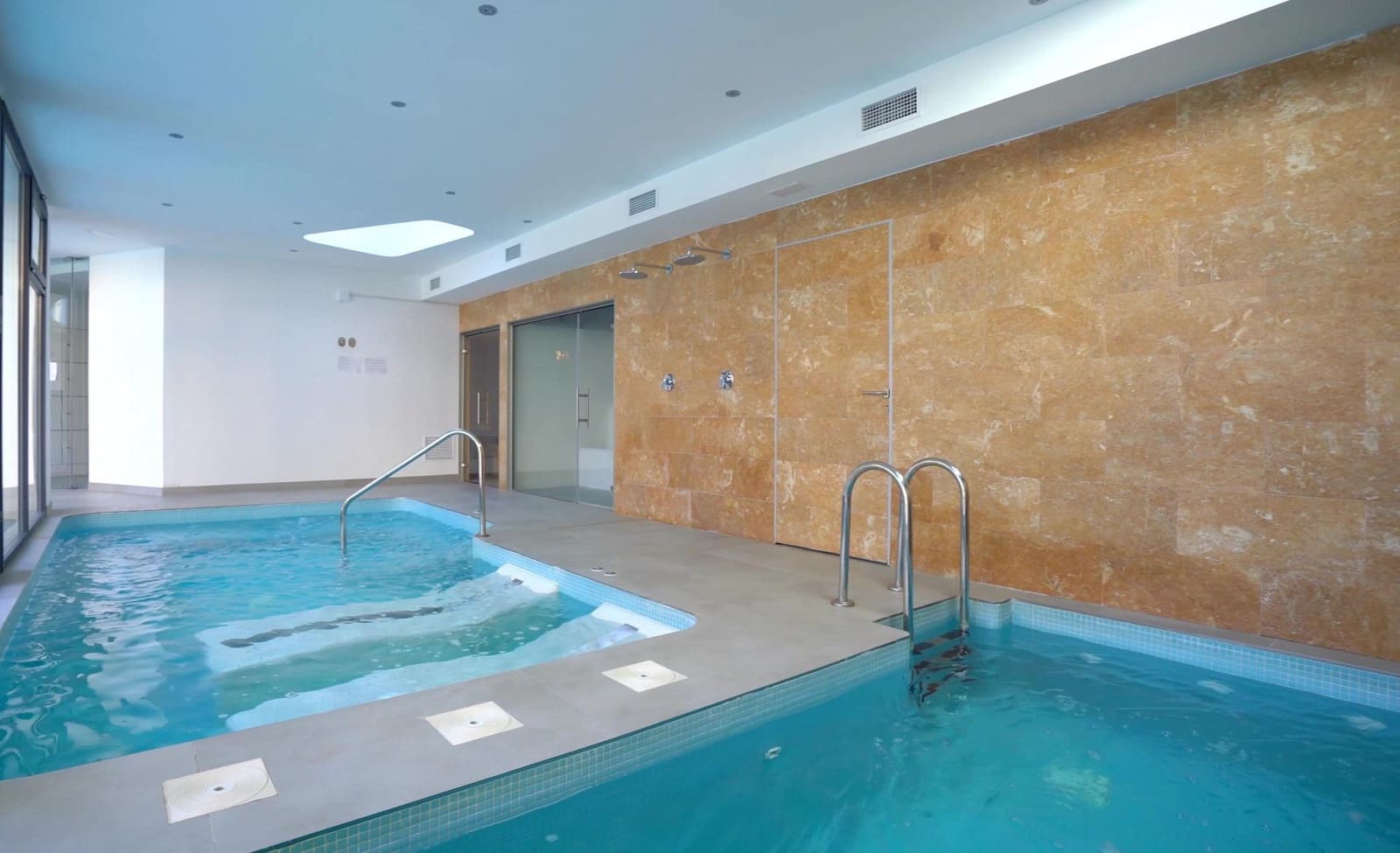 Apartamento de 4 habitaciones en La Villajoyosa / Vila Joiosa en venta con piscina garaje - 560.000 € (Ref: 8992239)