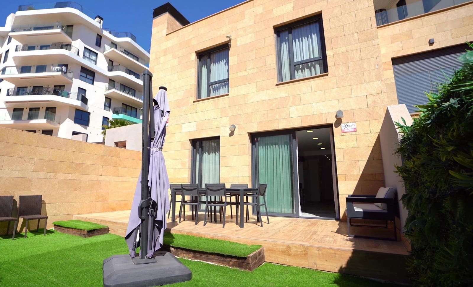 Apartamento de 4 habitaciones en La Villajoyosa / Vila Joiosa en venta con piscina garaje - 560.000 € (Ref: 8992239)