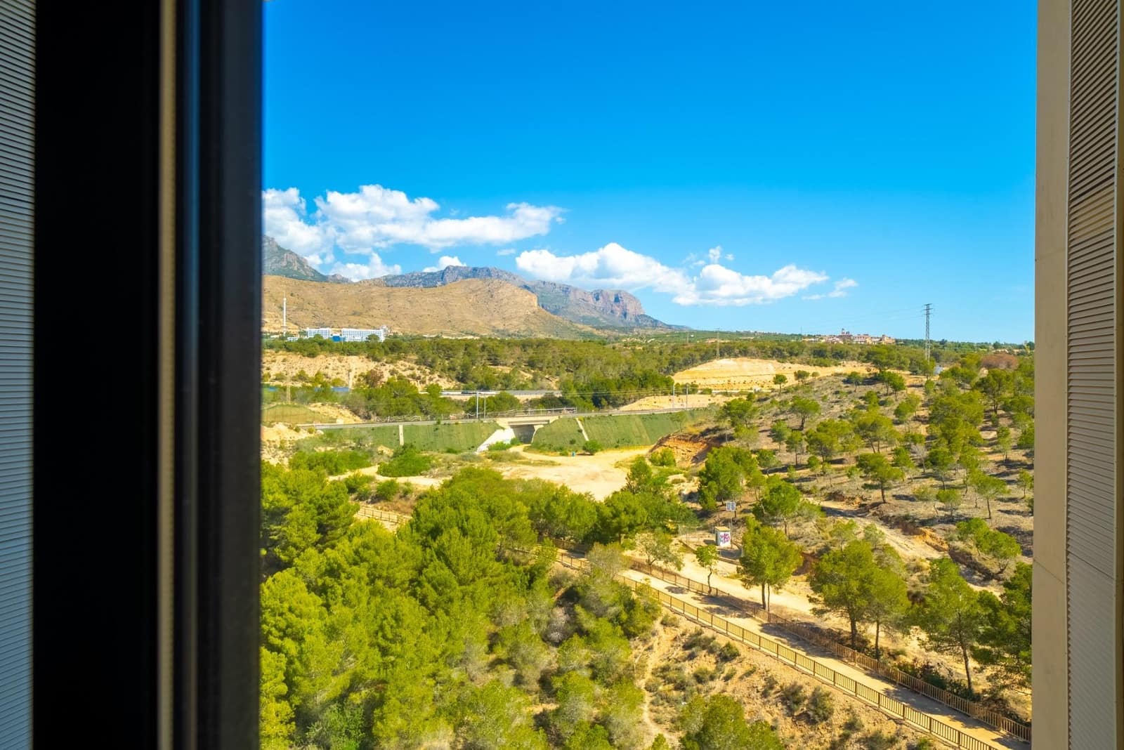 2 bedroom Apartment for sale in Benidorm with pool - € 433,000 (Ref: 8999521)