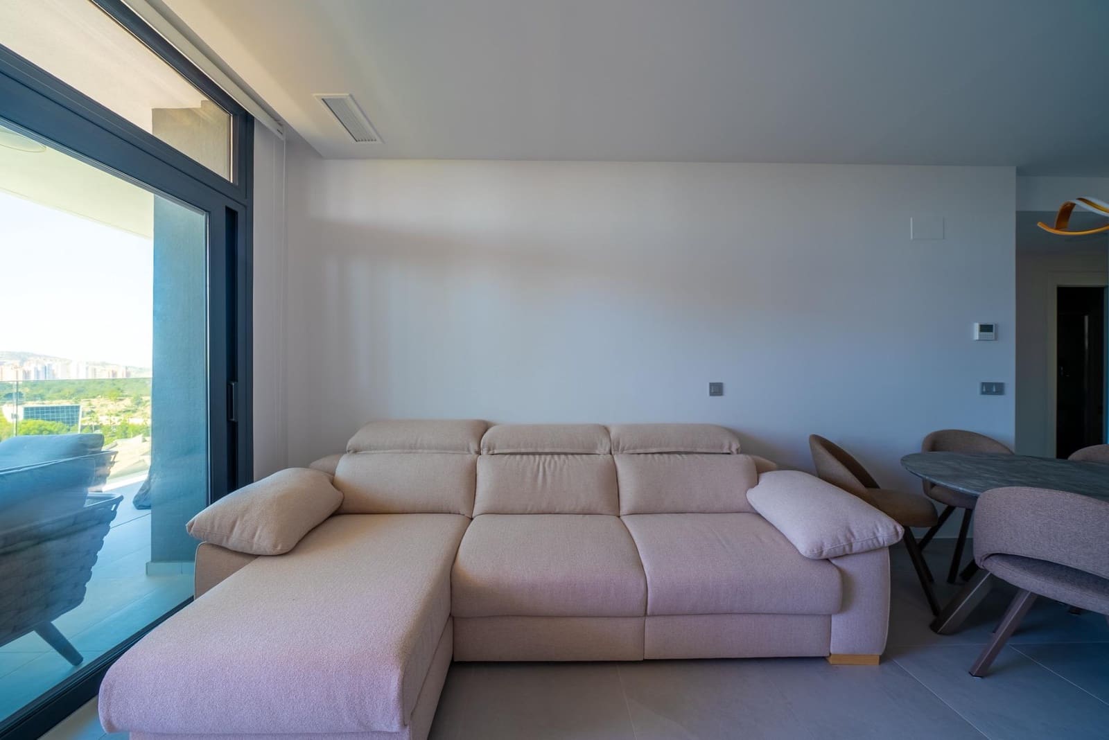 2 bedroom Apartment for sale in Benidorm with pool - € 433,000 (Ref: 8999521)