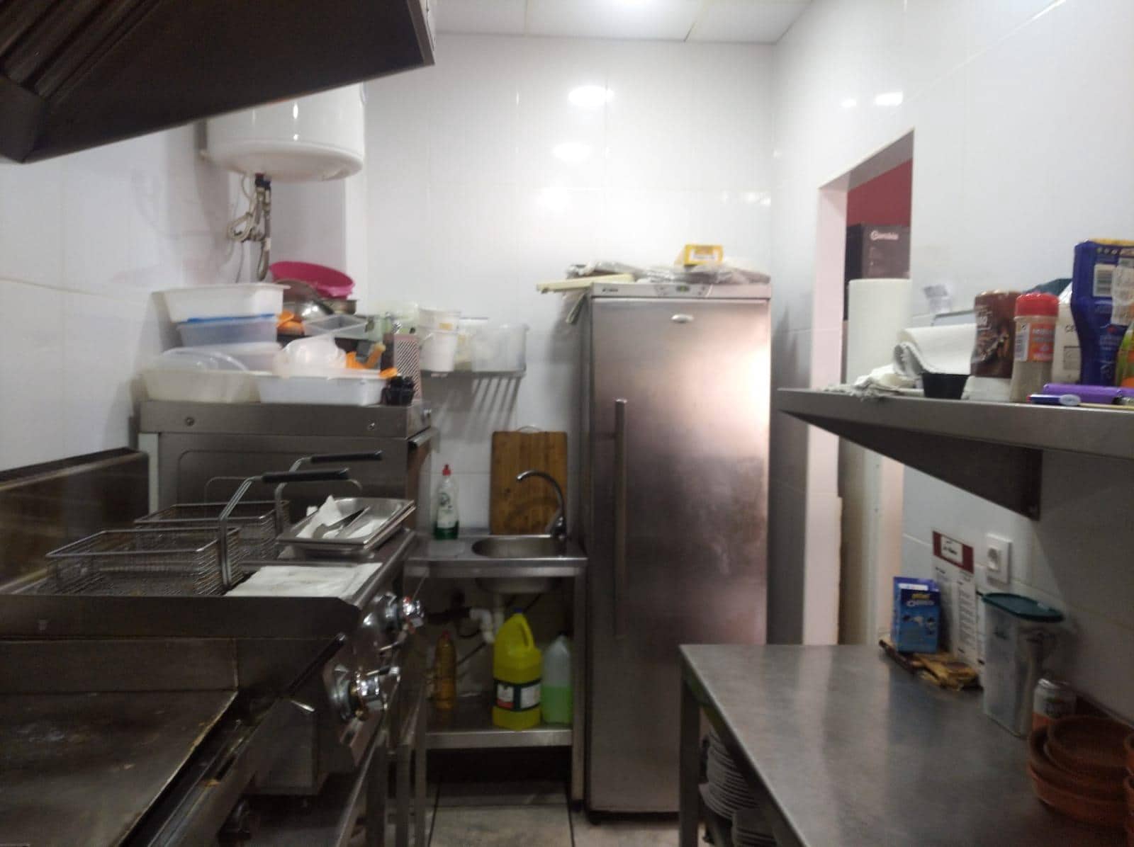 Commercial for sale in Alicante / Alacant city - € 125,000 (Ref: 8999522)