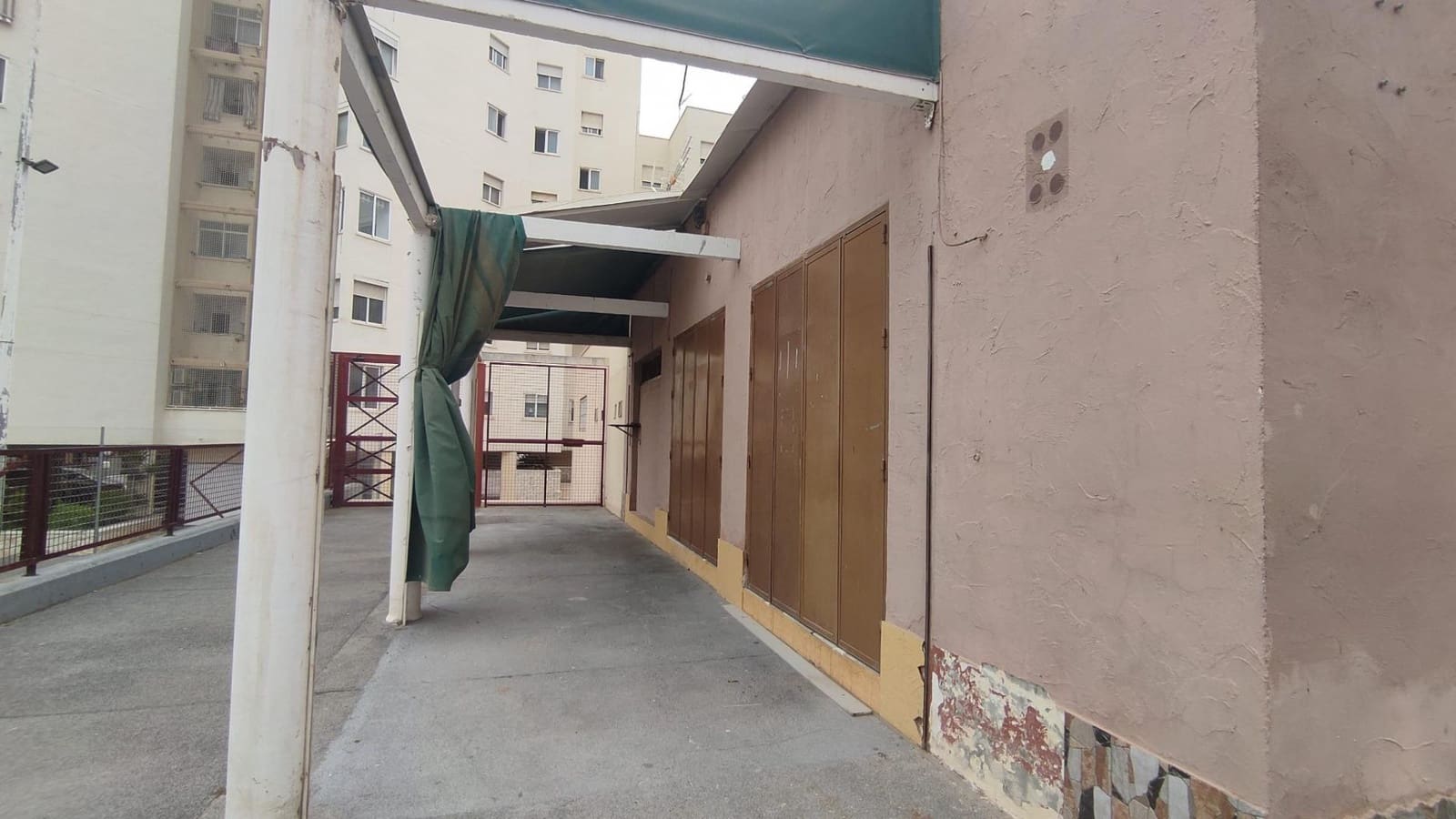 Commercial for sale in Alicante / Alacant city - € 125,000 (Ref: 8999522)