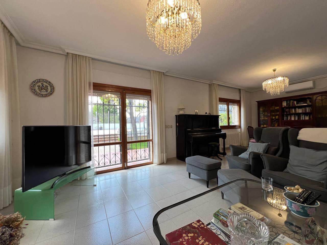 5 soverom Villa til salgs i Pozuelo de Alarcon med svømmebasseng garasje - € 1 450 000 (Ref: 8999525)