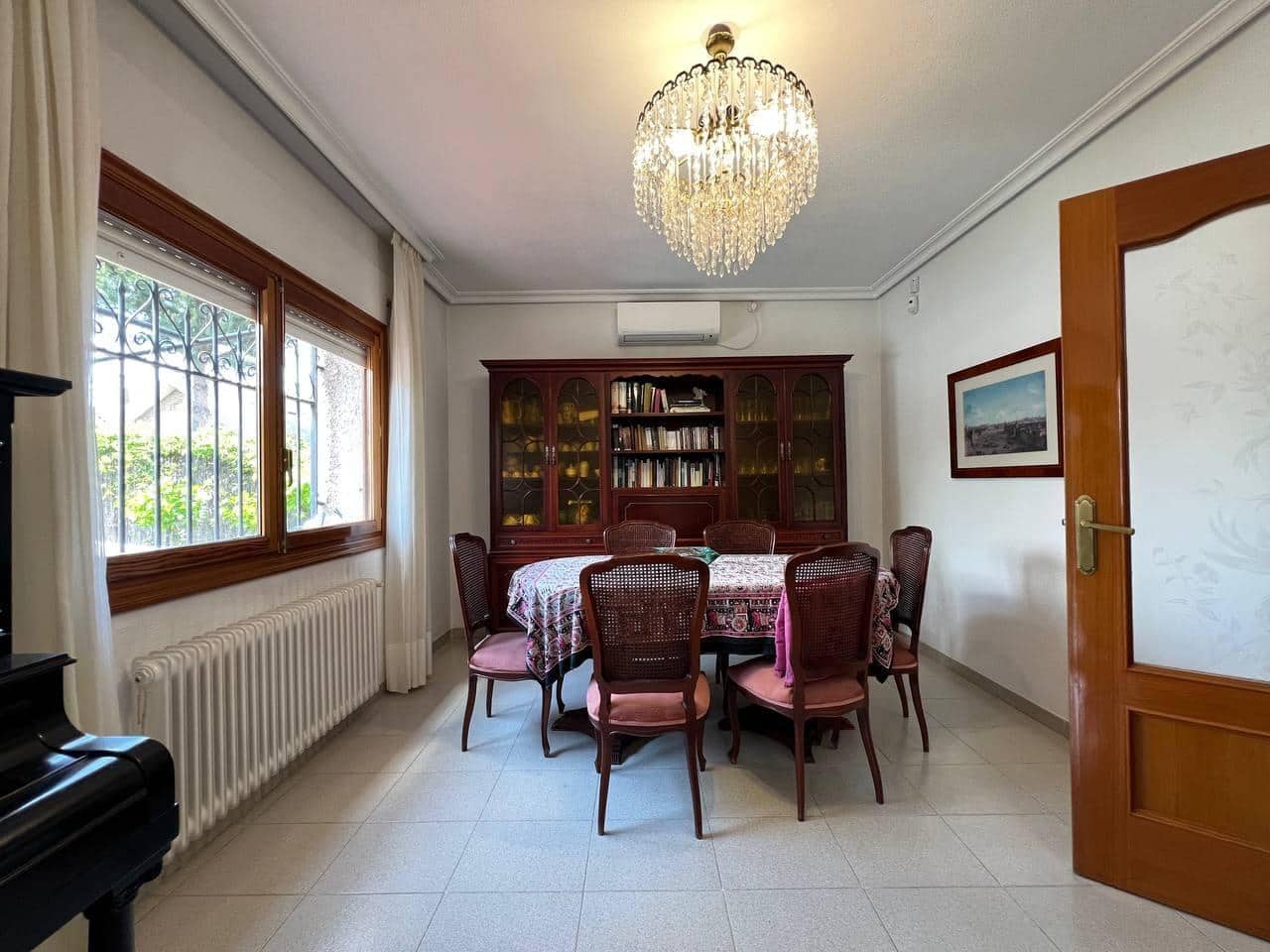 5 soverom Villa til salgs i Pozuelo de Alarcon med svømmebasseng garasje - € 1 450 000 (Ref: 8999525)