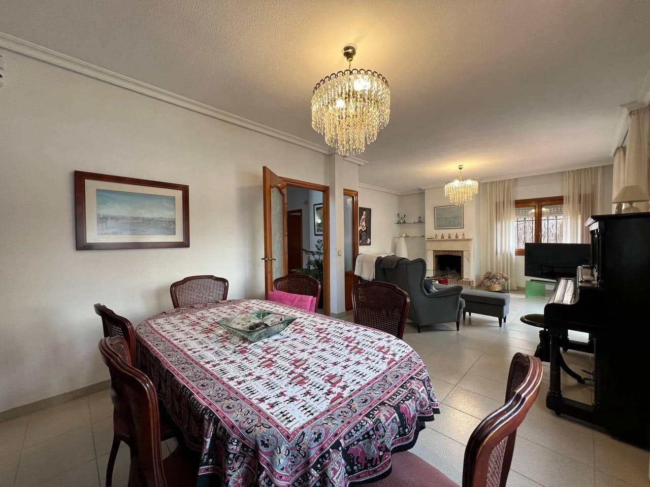 5 soverom Villa til salgs i Pozuelo de Alarcon med svømmebasseng garasje - € 1 450 000 (Ref: 8999525)