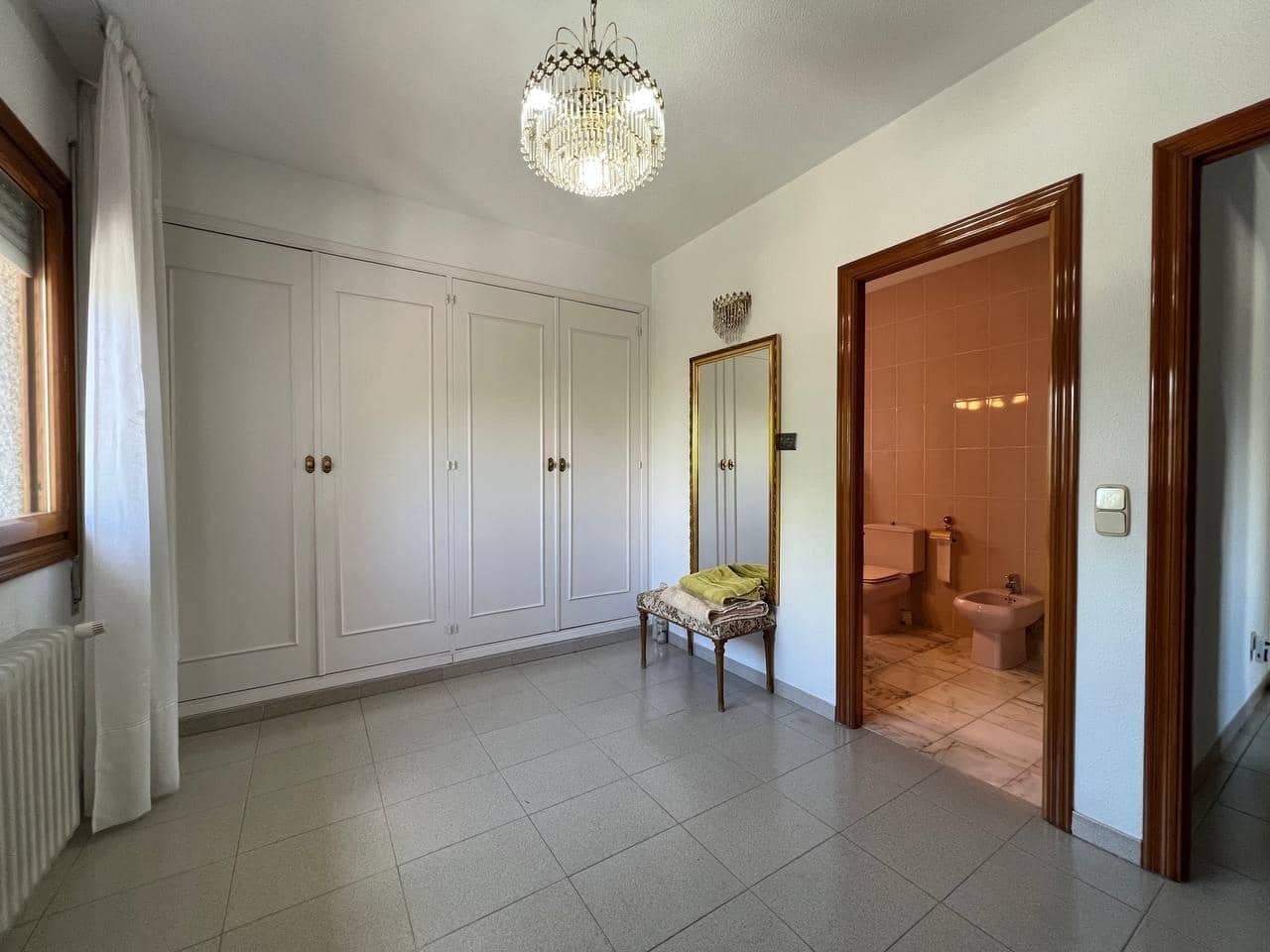 5 soverom Villa til salgs i Pozuelo de Alarcon med svømmebasseng garasje - € 1 450 000 (Ref: 8999525)