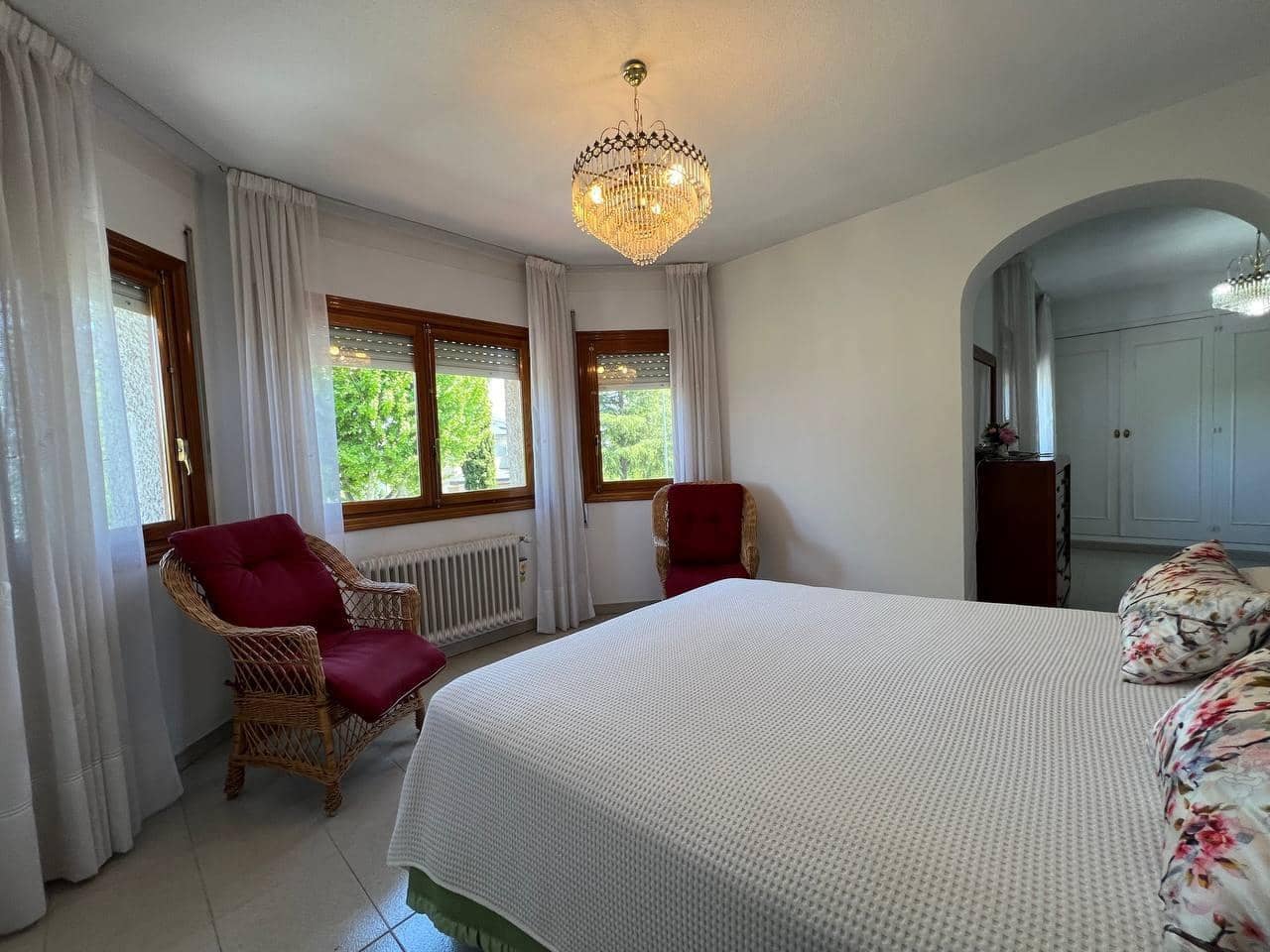 5 soverom Villa til salgs i Pozuelo de Alarcon med svømmebasseng garasje - € 1 450 000 (Ref: 8999525)