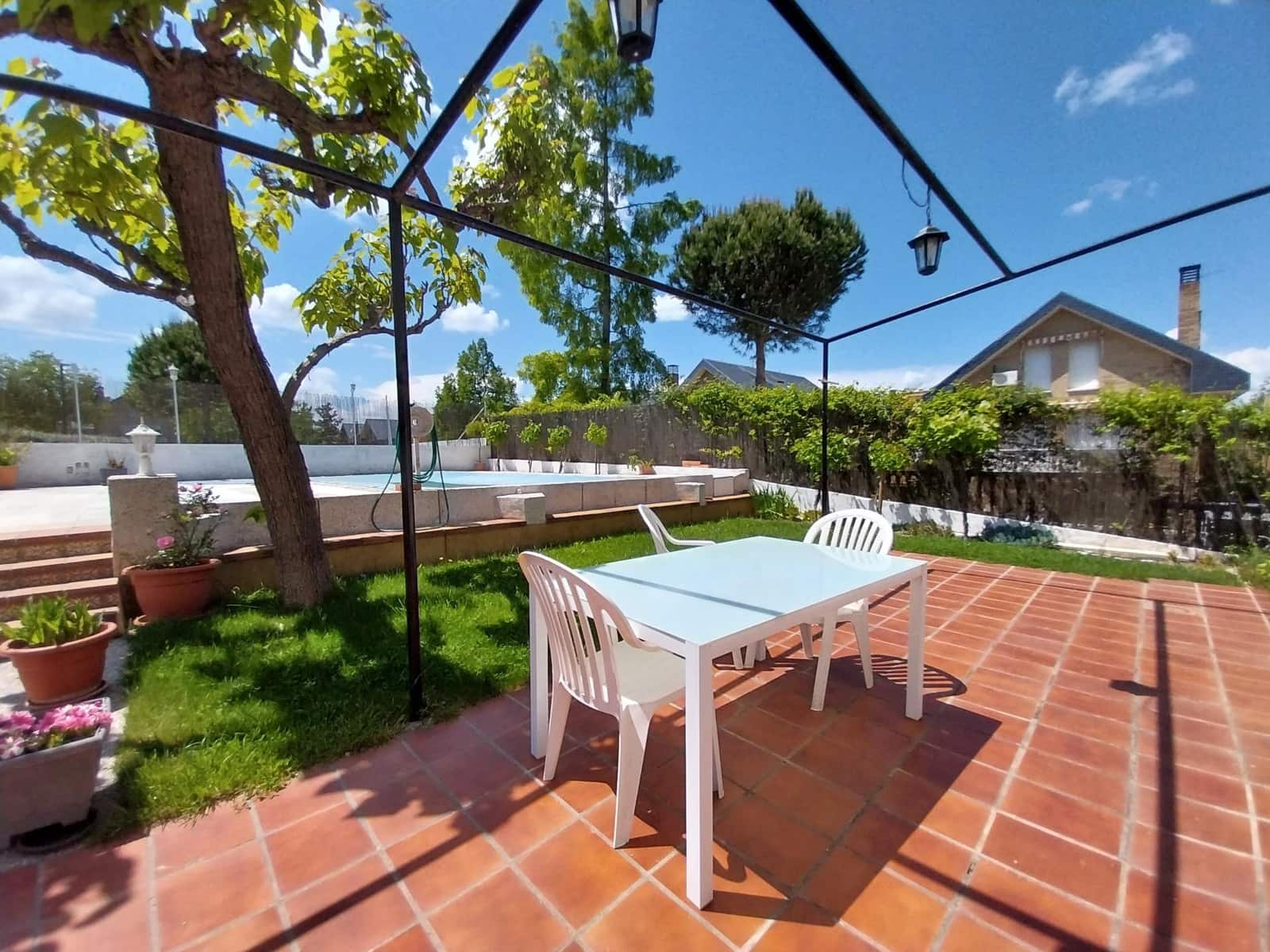 5 soverom Villa til salgs i Pozuelo de Alarcon med svømmebasseng garasje - € 1 450 000 (Ref: 8999525)