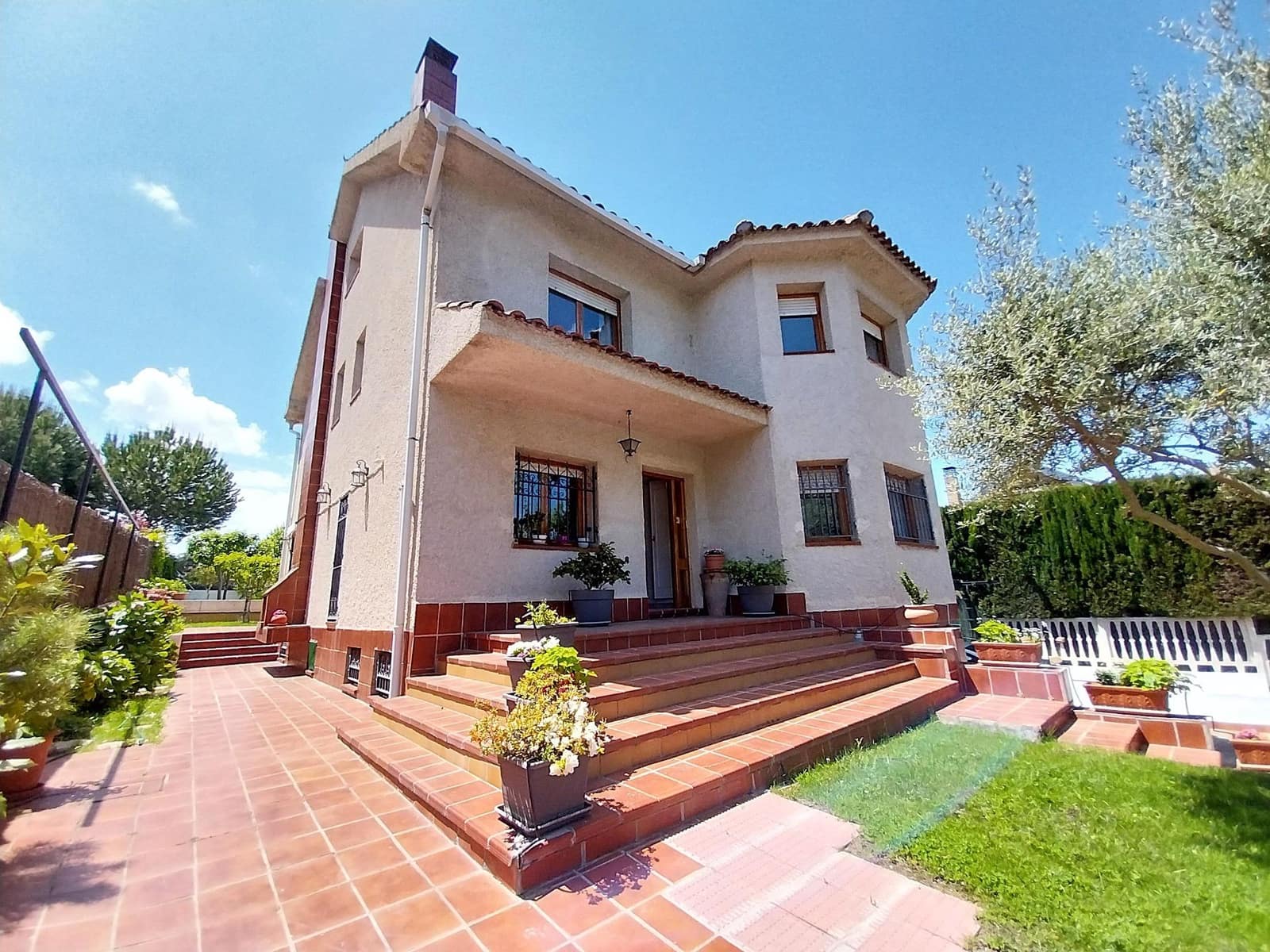 5 soverom Villa til salgs i Pozuelo de Alarcon med svømmebasseng garasje - € 1 450 000 (Ref: 8999525)