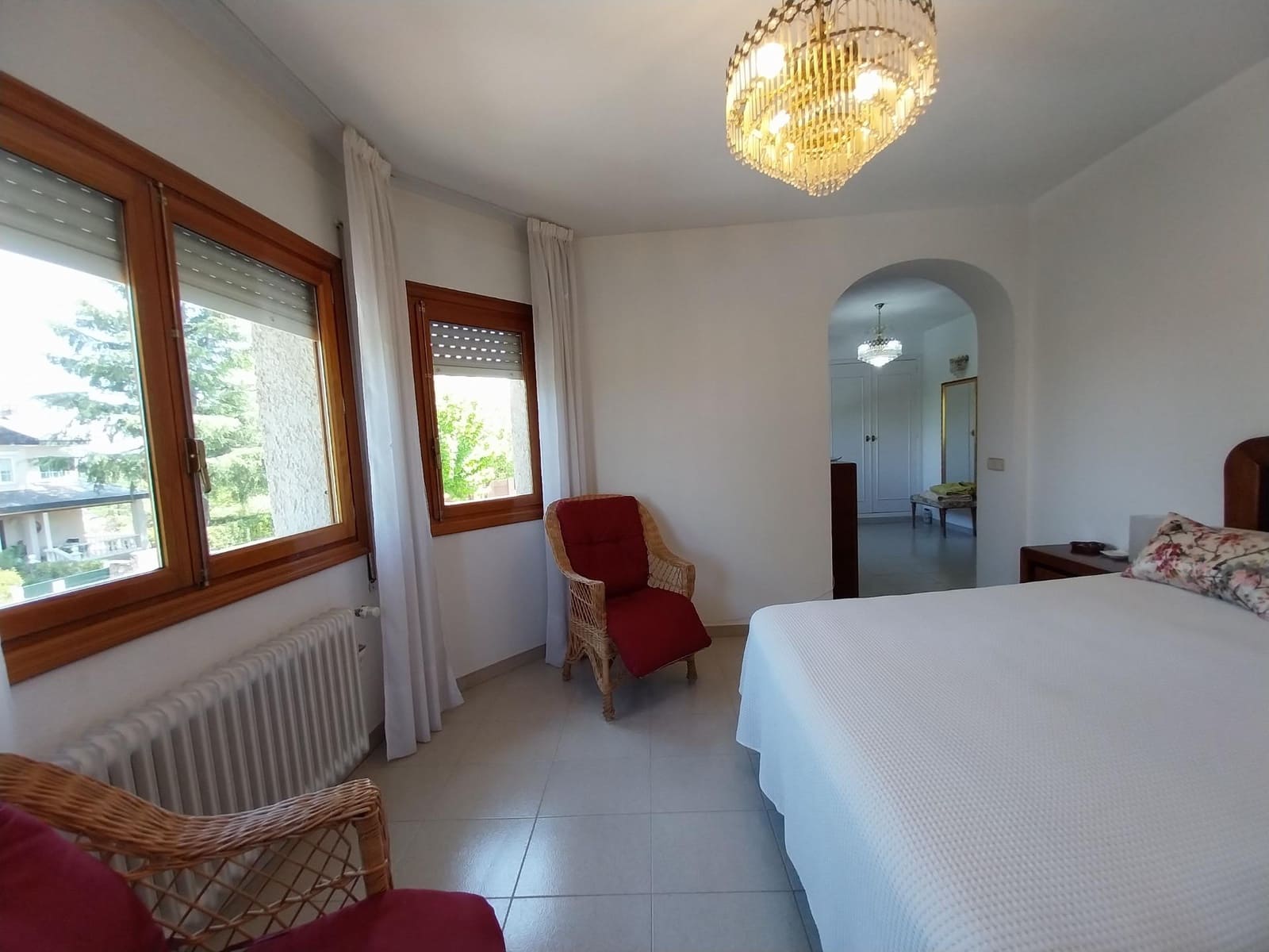 5 soverom Villa til salgs i Pozuelo de Alarcon med svømmebasseng garasje - € 1 450 000 (Ref: 8999525)