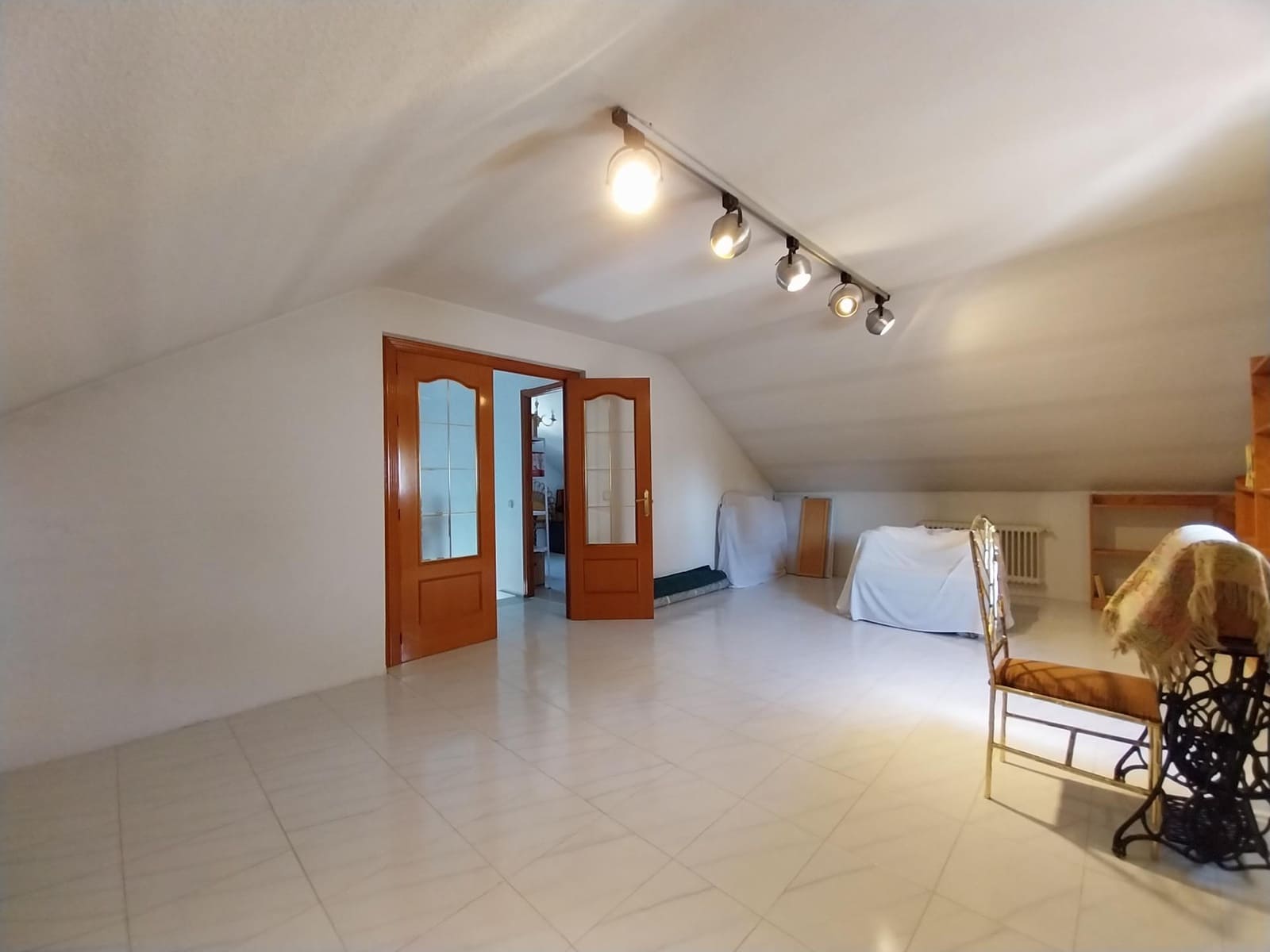 5 soverom Villa til salgs i Pozuelo de Alarcon med svømmebasseng garasje - € 1 450 000 (Ref: 8999525)