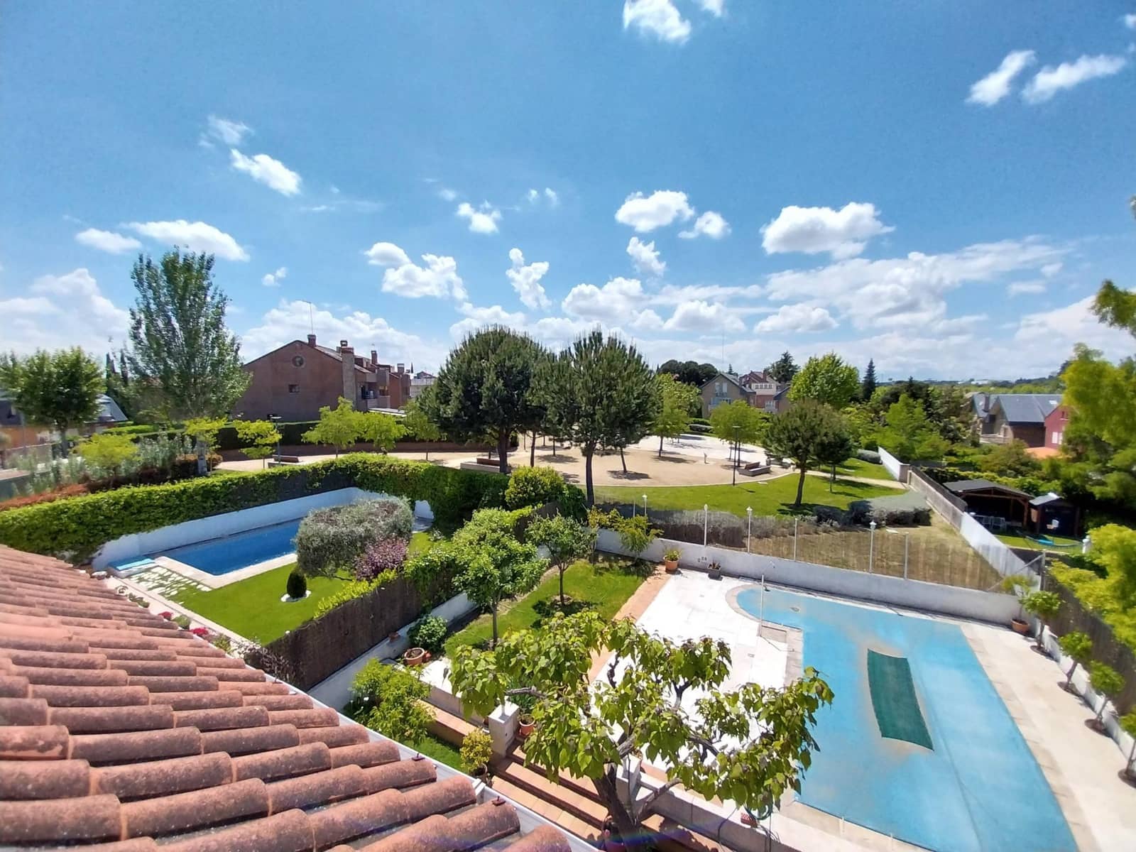 5 soverom Villa til salgs i Pozuelo de Alarcon med svømmebasseng garasje - € 1 450 000 (Ref: 8999525)