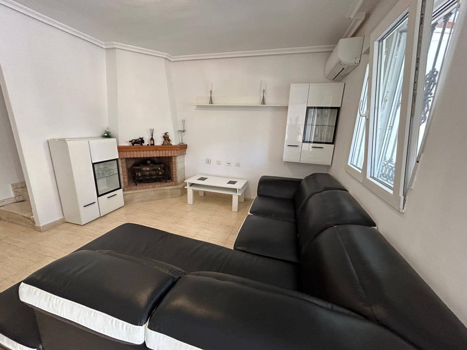 2 bedroom Apartment for sale in Torrevieja with pool - € 198,000 (Ref: 8999526)