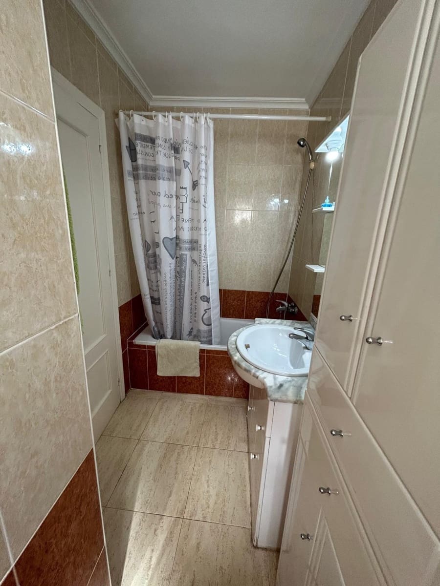 2 bedroom Apartment for sale in Torrevieja with pool - € 198,000 (Ref: 8999526)