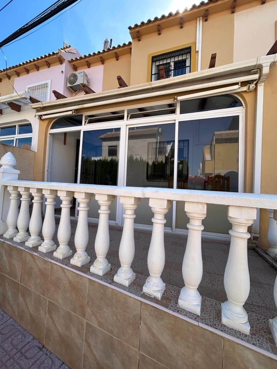 2 bedroom Apartment for sale in Torrevieja with pool - € 198,000 (Ref: 8999526)