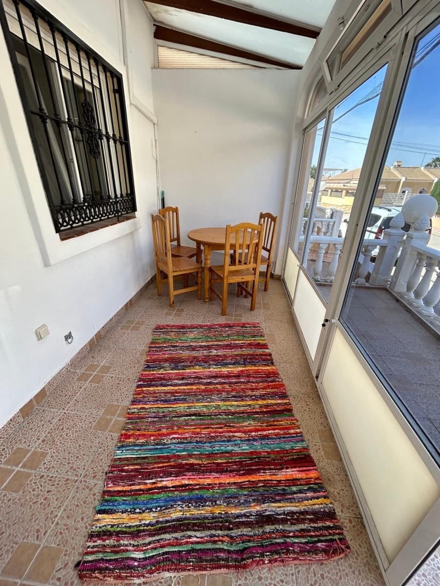 2 bedroom Apartment for sale in Torrevieja with pool - € 198,000 (Ref: 8999526)