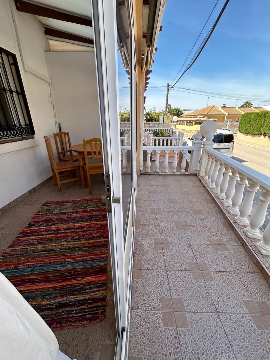 2 bedroom Apartment for sale in Torrevieja with pool - € 198,000 (Ref: 8999526)