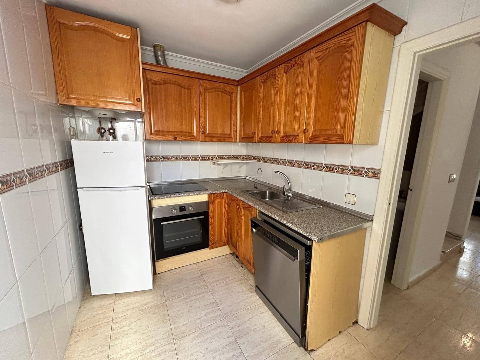 2 bedroom Apartment for sale in Torrevieja with pool - € 198,000 (Ref: 8999526)