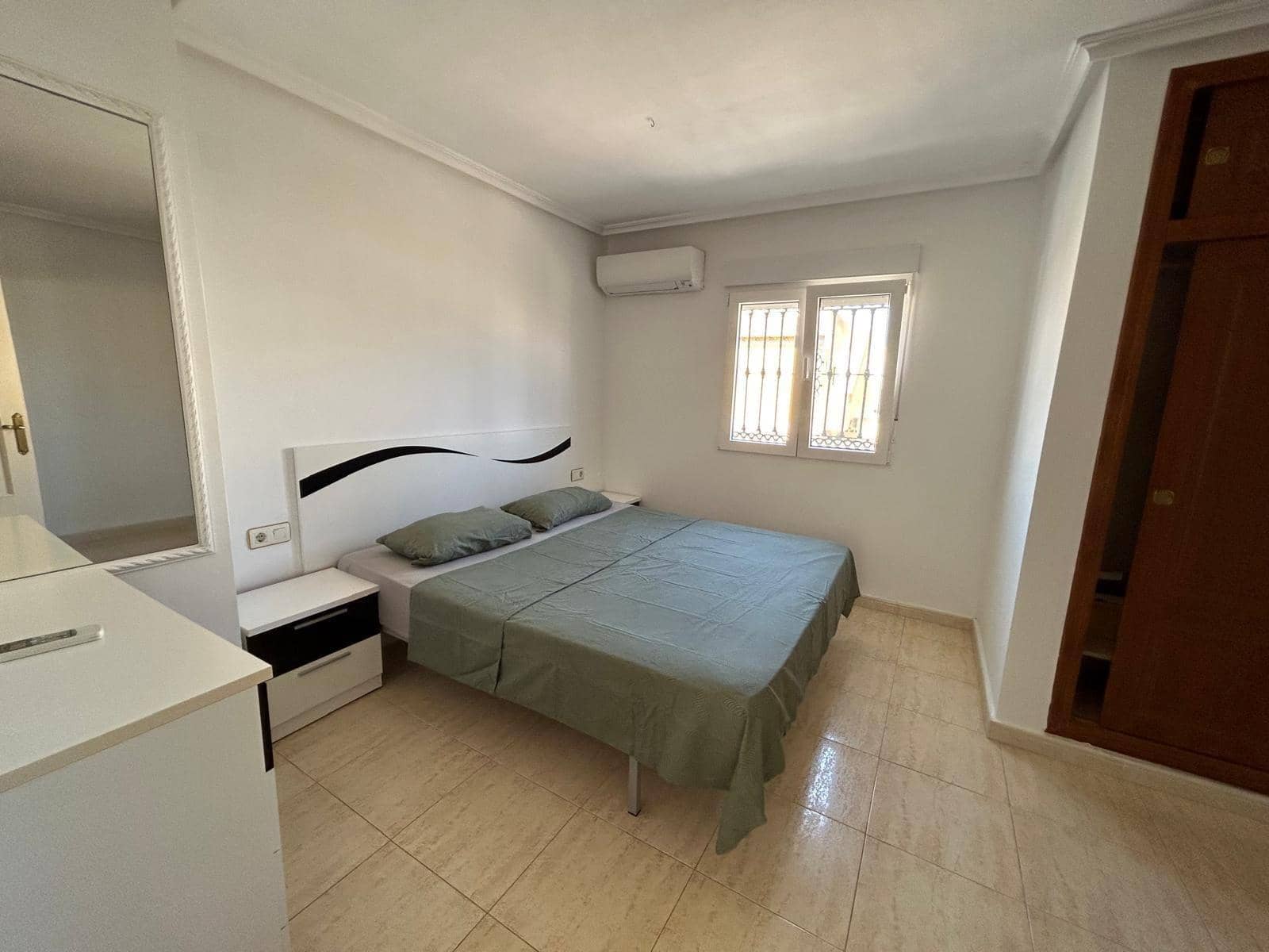 2 bedroom Apartment for sale in Torrevieja with pool - € 198,000 (Ref: 8999526)