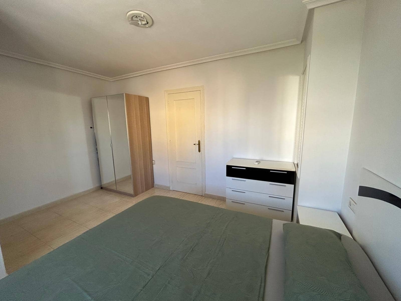 2 bedroom Apartment for sale in Torrevieja with pool - € 198,000 (Ref: 8999526)